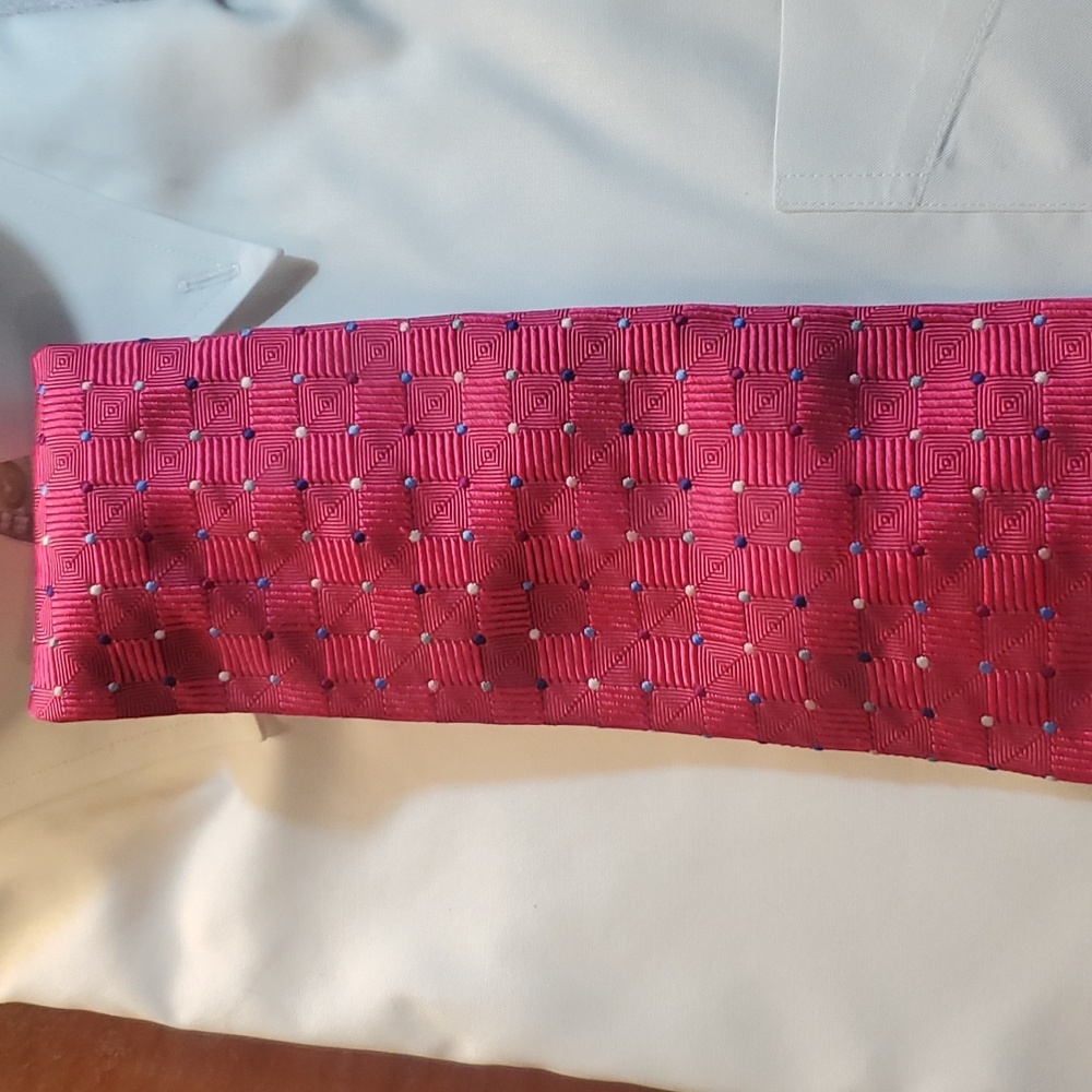 SILK TIE BY CHARLES TYRWHITT